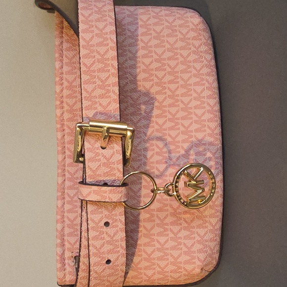 MICHAEL KORS NWOT Pink Logo With Stripe Adjustable Belt Bag - Picture 3 of 11